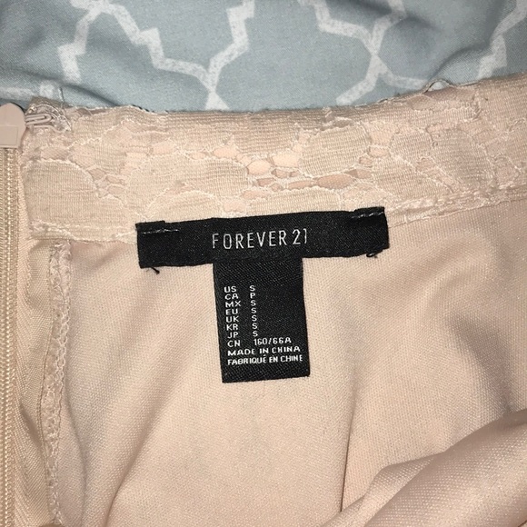 💓Forever 21 lace skirt 💓 - Picture 2 of 4